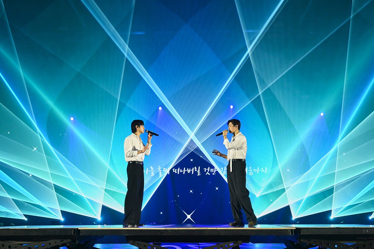 KPOPFAVE_'s tweet photo. And it is all about the way you are! The world's bestest duo @TVXQ had their "#20n2" show in Hong Kong on Jan 13, playing their bangers including 'Hug', 'Rising Sun', '#Rebel', 'Vuja De', 'Devil' &amp; many more. 🔥 Here, the BTS photos! #TVXQ! #UKNOW #MAXCHANGMIN #2024_TVXQ_CONCERT https://t.co/yA42tUlEH7