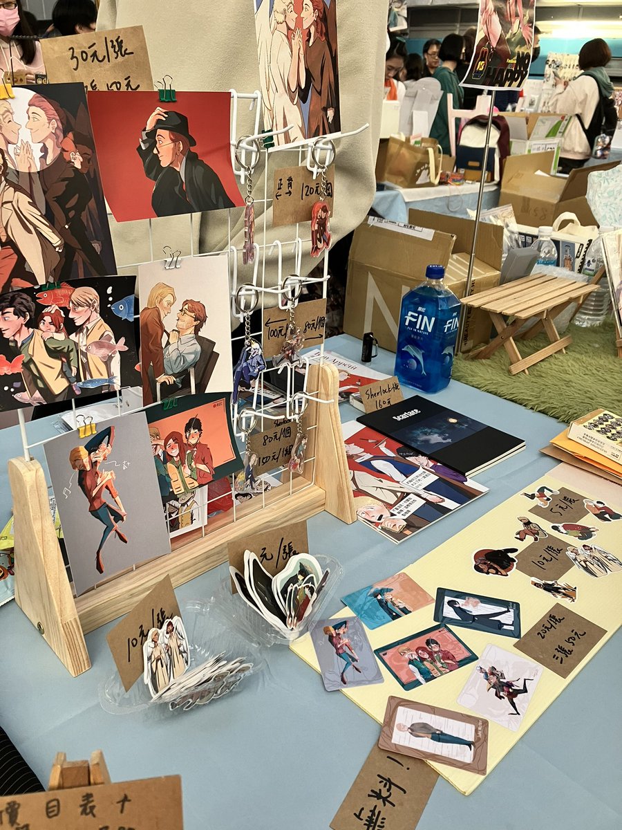 Abiabi0914's tweet photo. 💮參展體驗
［CWT65台北場］
在場內晃時看見很多攤主的作品，感覺每個人都很精心對待這些創作。想到大家也是對創作有熱忱，努力擠出時間參展跟作圖，就覺得不孤單，也期許自己可以保持這樣的熱情在所愛的事物上。
謝謝@laijizhen2 老師來捧場(*¯︶¯*)，下次老師擺攤我一定去捧ㄉ！

#cwt65 https://t.co/2WAMZQxmjN