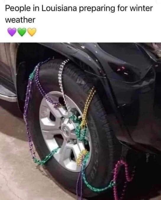 KaylaK808's tweet photo. My family back in Louisiana is preparing for the cold weather. Getting the โchainsโ on the tires. Going from 66 degrees now down to 22 by Tues night. Add the wind chill it'll be in the low teens or single digits.
#Nope #ScrewThat #SunnyInHawaii https://t.co/KnyD4El8Bz