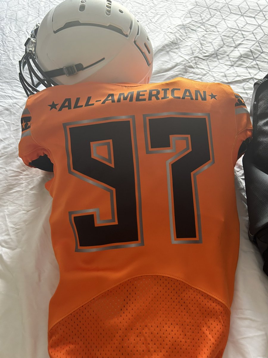 1of1quincy's tweet photo. I will be playing in the born2compete all American tomorrow#AGTG https://t.co/Iyn4YVrreP