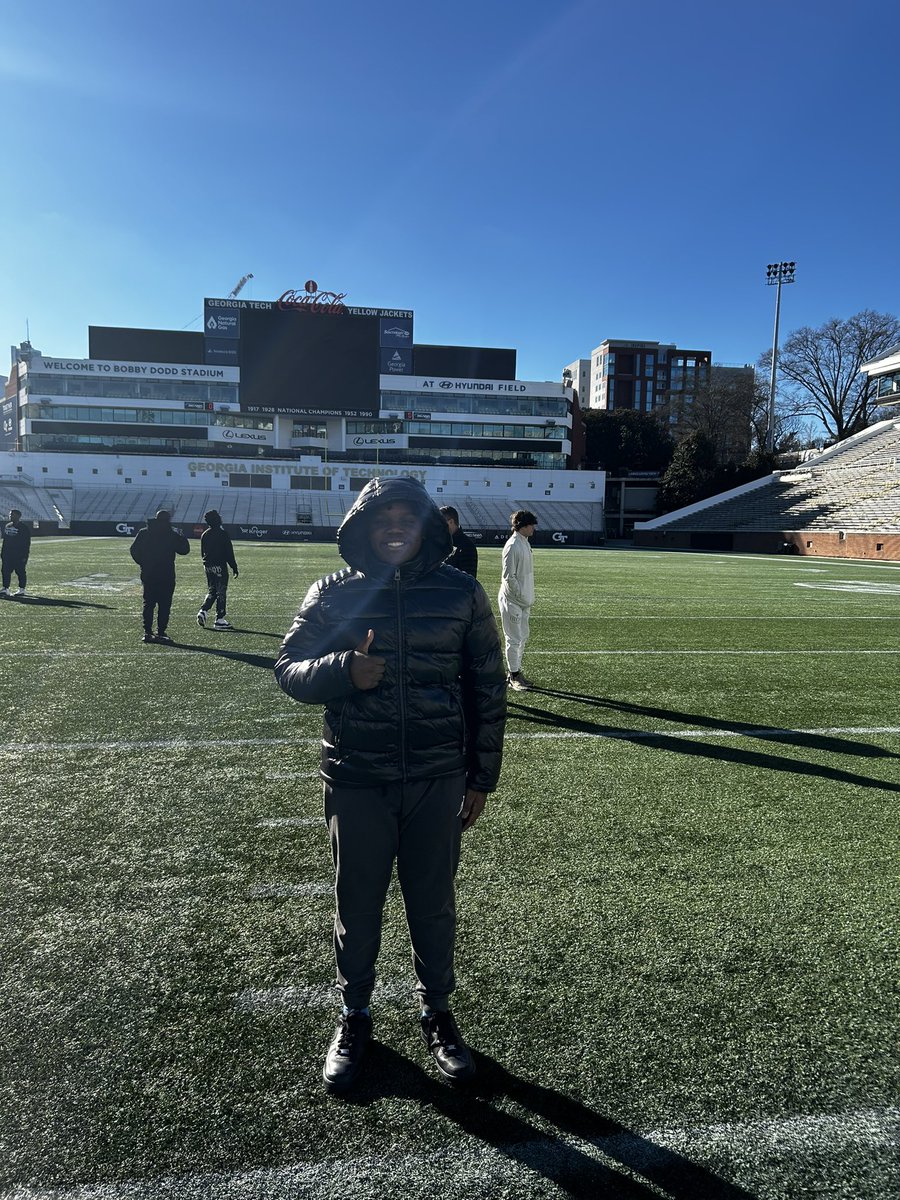 1of1quincy's tweet photo. I will be playing in the born2compete all American tomorrow#AGTG https://t.co/Iyn4YVrreP
