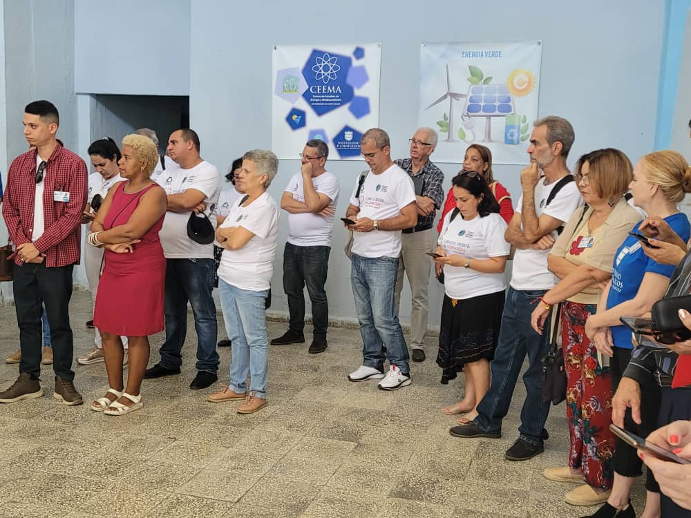 ucfgos's tweet photo. 🗣 Presentes además, #Directores de la Agencia de Energía Nuclear y Tecnologías Avanzadas (#AENTA), la Agencia de las Ciencias Sociales y Humanísticas (#ACSH), y de manera especial, Rosa Elena Ortiz Simeón, hija de la #MinistraFundadora del #CITMA Rosa Elena Simeón Negrín. https://t.co/4rj7oVsg13