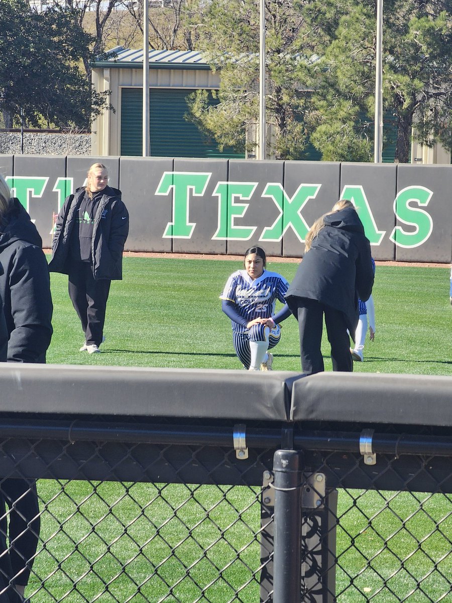29_yanni's tweet photo. Thank you Coach @RodneyDeLong, @CoachJayGwyn and @MeanGreenSB for such a fun camp!! Good luck this upcoming season!!! 🦅💚
@coachjrtorres @IGN2027 @PoteetSoftball https://t.co/rphk9KvNM7