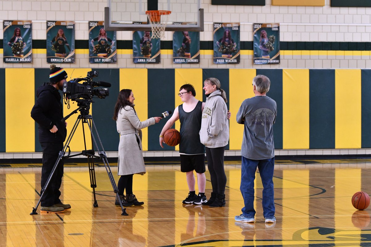 WPXI will air a story tonight at 10pm on Fox 53 and again locally on NBC after the Rams/Lions playoff game about Carrson Vioral and the Deer Lakes Lancers basketball team! 

Carrson played in his first JV game Friday night and scored 6 points! #DLProud