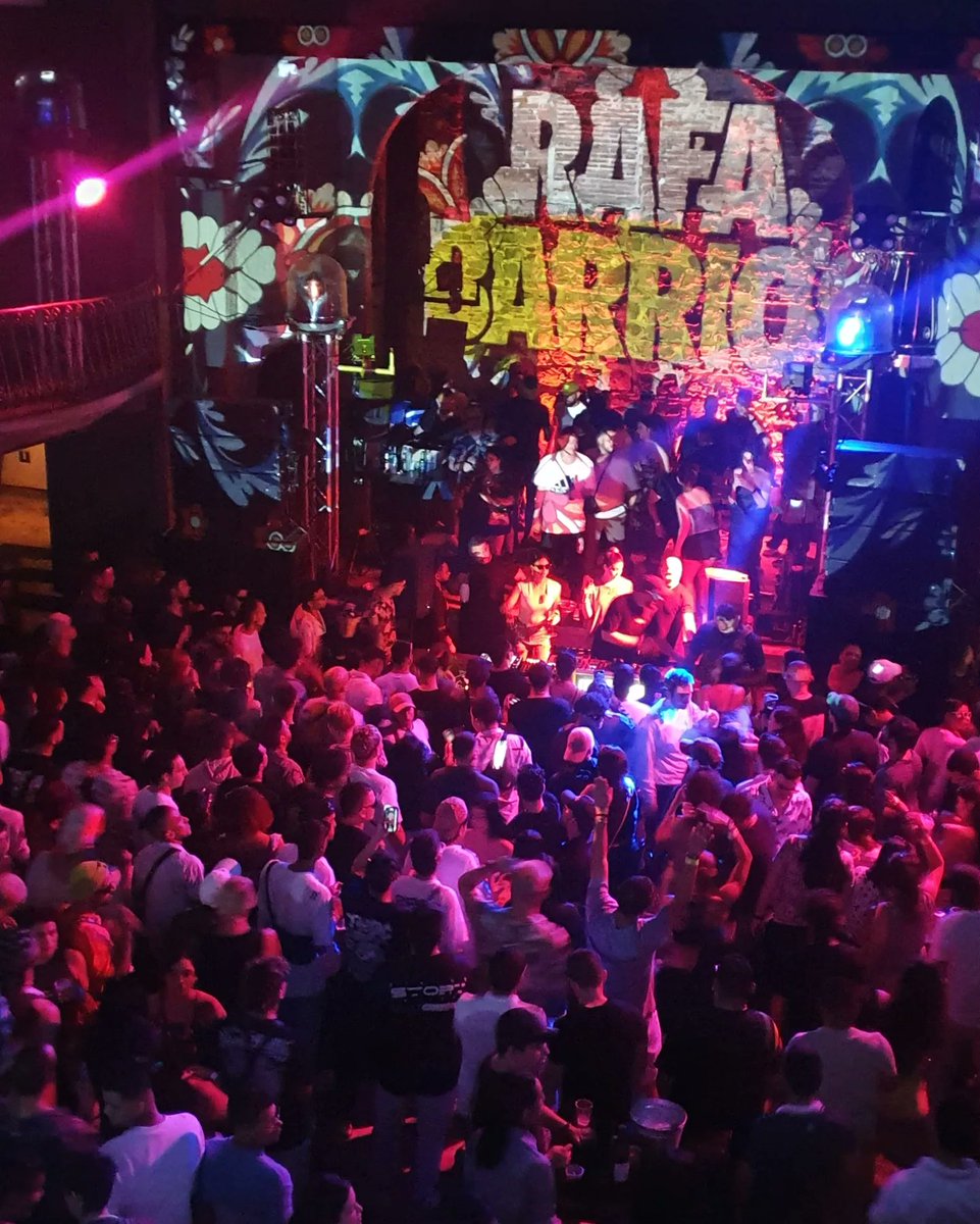 rossomusik's tweet photo. Luego fui a #teatroeldoradopanama para el party de @levelclubpanama con el gran @rafabarriosdj que no puso a bailar bien duro...!!!

Nos vemos el próximo finde...!!! 
💁🏻‍♂️🔥💙🧘🏻‍♂️ #music #party #panama https://t.co/sANaykvWWd