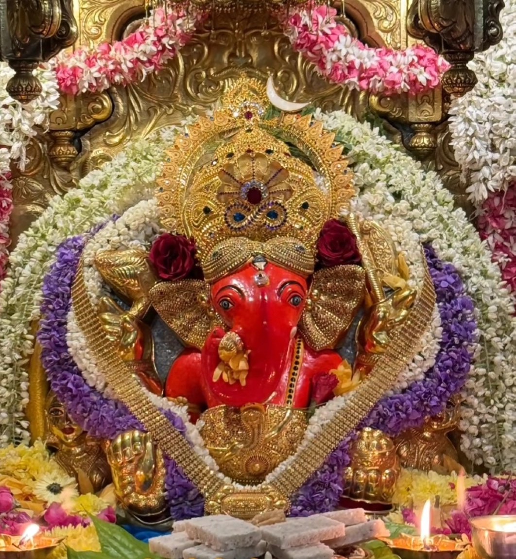 MrsGandhi's tweet photo. ।।श्री गणेशाय नमः।। https://t.co/4mz0E4HdBC