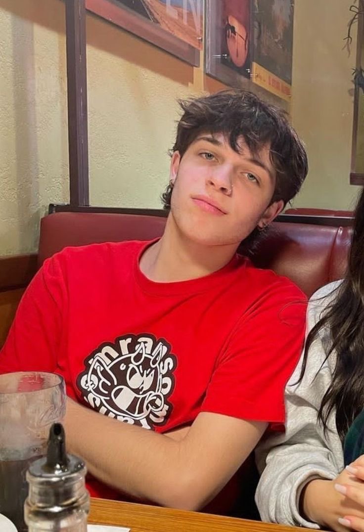nickspearl's tweet photo. — 🎀 nick sturniolo pics that are @nicksbats coded !
; a very needed thread tbh … ❤️‍🩹🥀 https://t.co/OFep2cAFws
