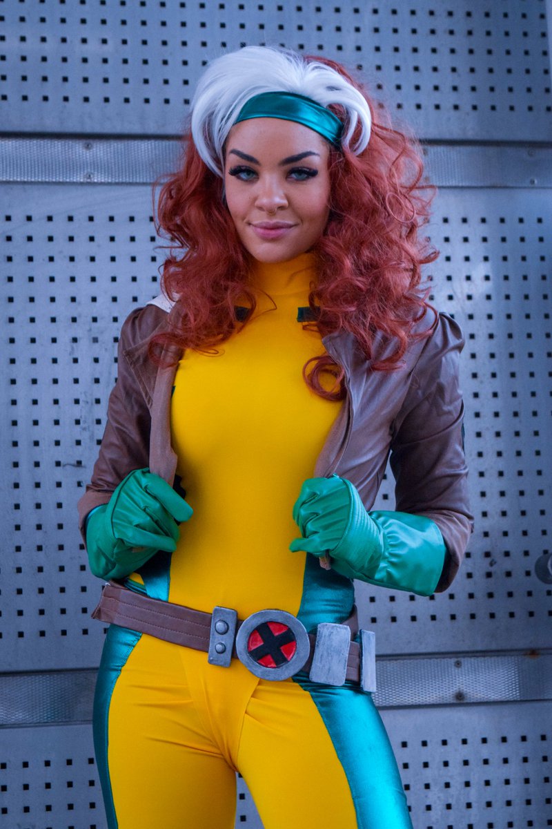 digaoapboauniao's tweet photo. Character - #Rogue
From - ❌- Men / @Marvel Universe
Cosplayer - @Lucidbellex 
Country - The Netherlands
Event - @megaconlive London
Thanks @IbrahimD59

#Rogue #Xmen #LucidBelle #Cosplay #DutchCosplayer #Cosplayer #Marvel #MarvelCosplay #RogueCosplay https://t.co/nTxyWe5HAh