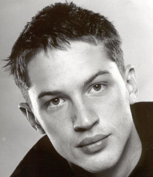 notgwendalupe's tweet photo. tom hardy, 2002 https://t.co/fewPv4DF9B