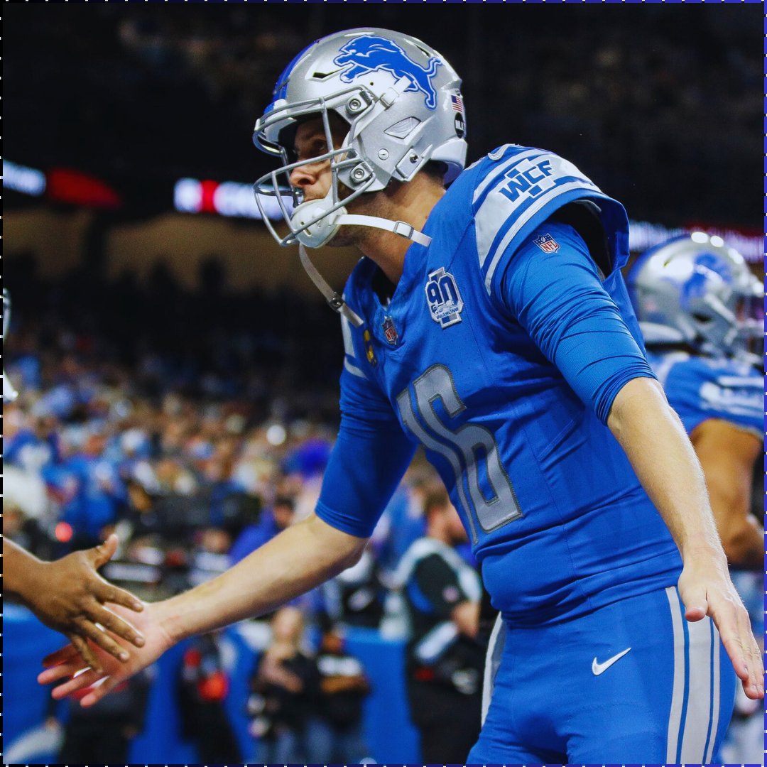 MySportsUpdate's tweet photo. #Lions offense so far:

- 15 plays
- 11 first downs

Jared Goff is 9/9 for 111 yards. https://t.co/r7ajo1Fgkz