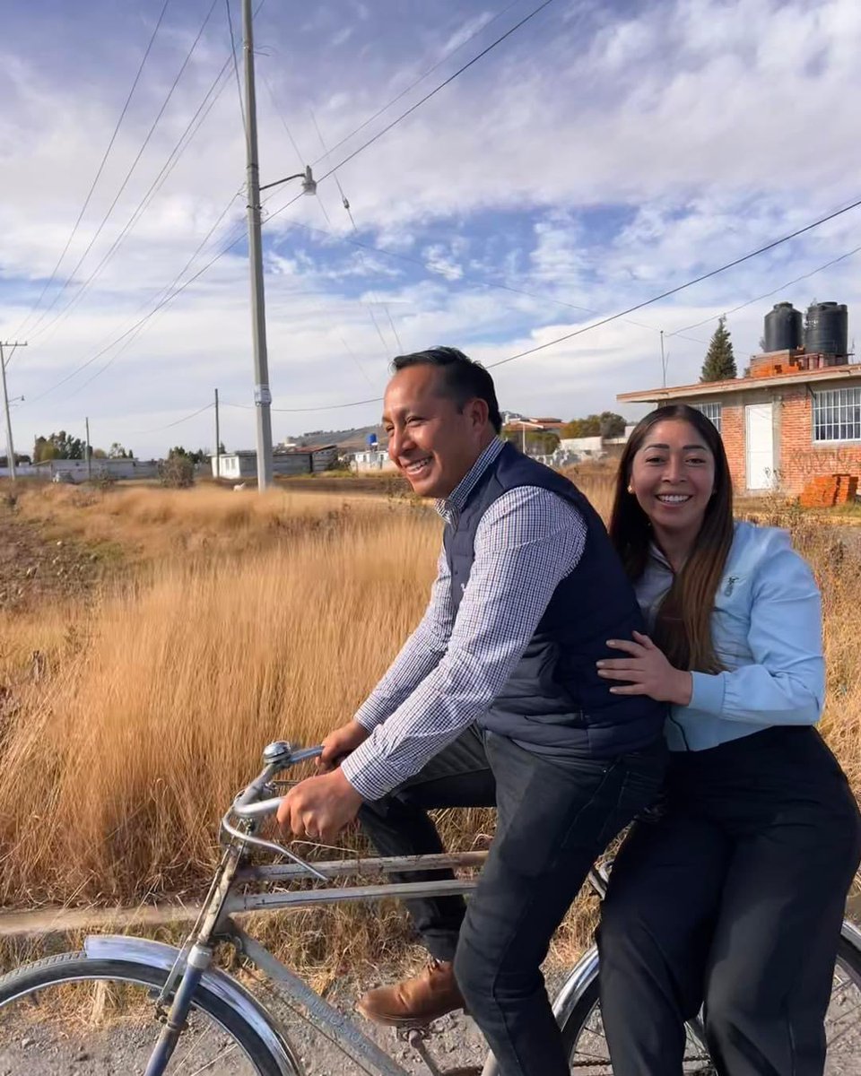 PacoMixcoatl's tweet photo. Este domingo disfrutamos de una tarde en bici, visitando a los amigos de San Luis Tehuiloyocan al lado de mi gran compañera de viaje, Ely. https://t.co/9VANKRqw1z