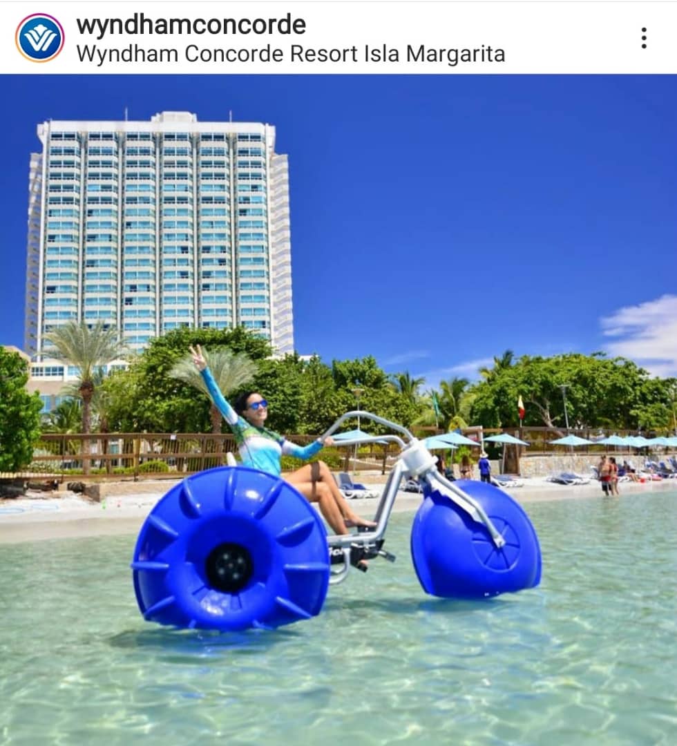 jecc01's tweet photo. Suites con vista al mar, además con una de las mejores playas de la isla, Concorde. https://t.co/BYEtHLx7mt