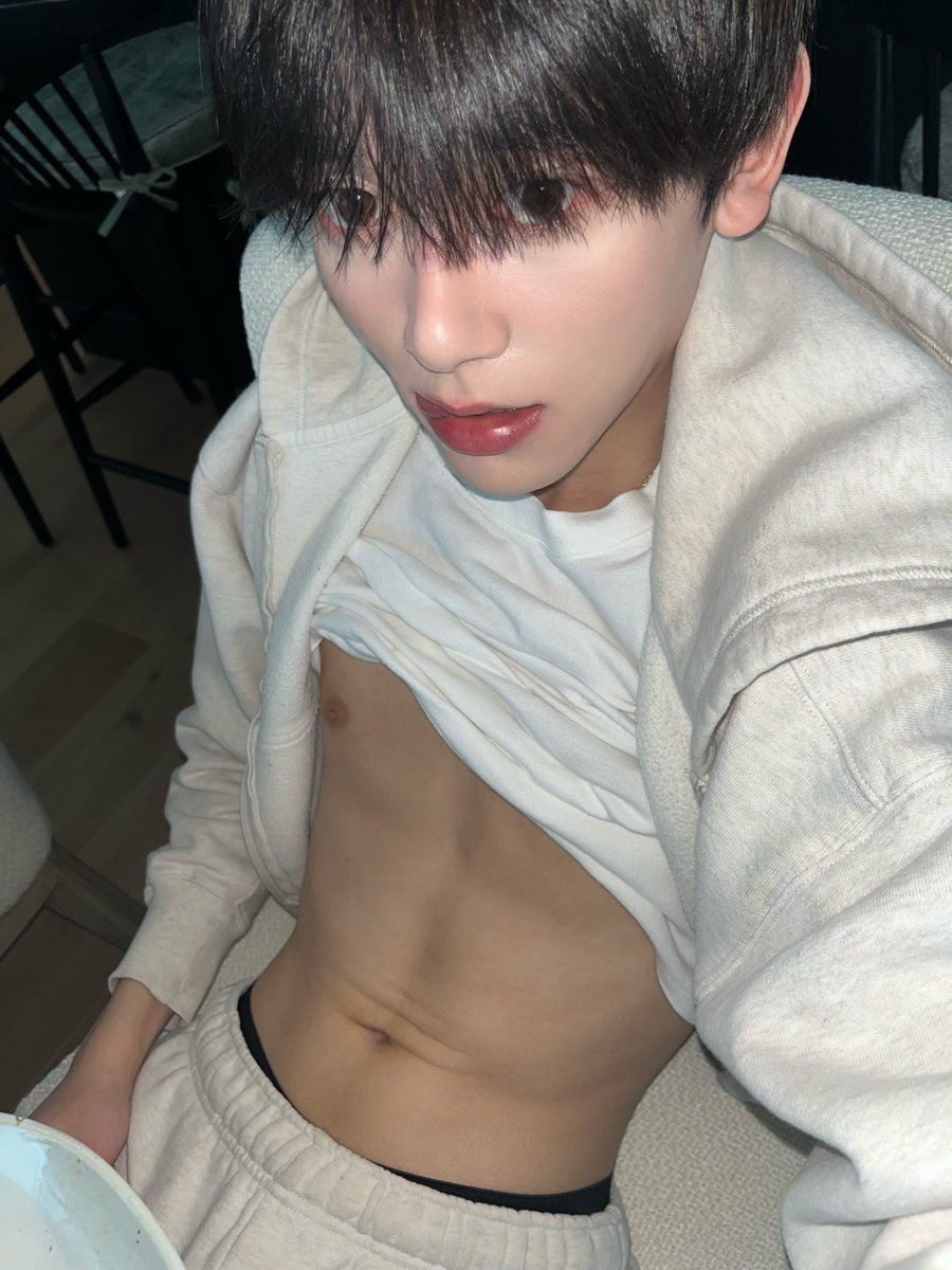 max & yos tweet media