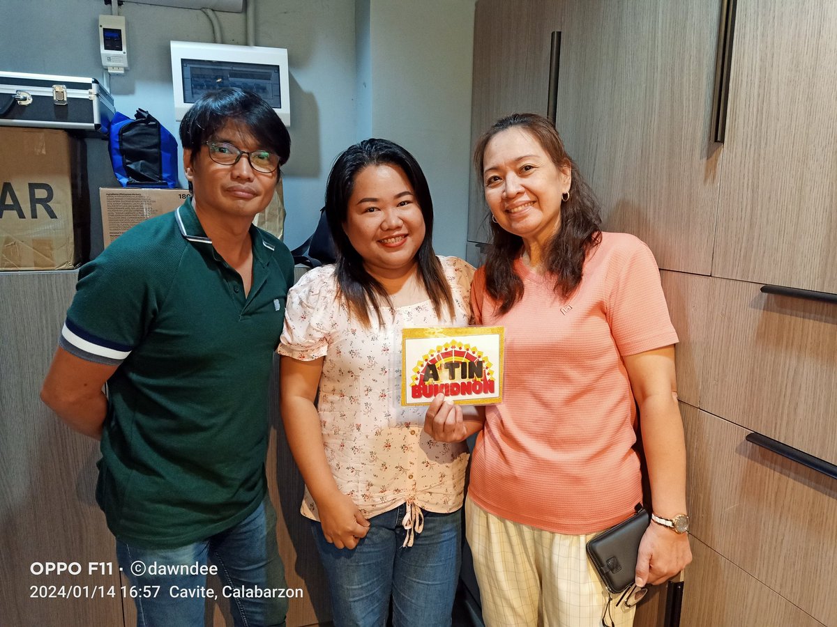 dee6171's tweet photo. @SbUnnamedAngels, @atinbukidnon Represent!🤘🏻
Thank you po Tito Ted @TRN28842066 &amp; Tita Grace @MomshieGracious! 
Had a wonderful &amp; kilig to the bones time @HDGCafe
yesterday! 🥰  
Pau @imszmc, I met &amp; talked to your parents na.. sana tayo na next time 🤭🥰🙏🏻
#SB19 #SB19_PABLO https://t.co/v95XwDvT1s