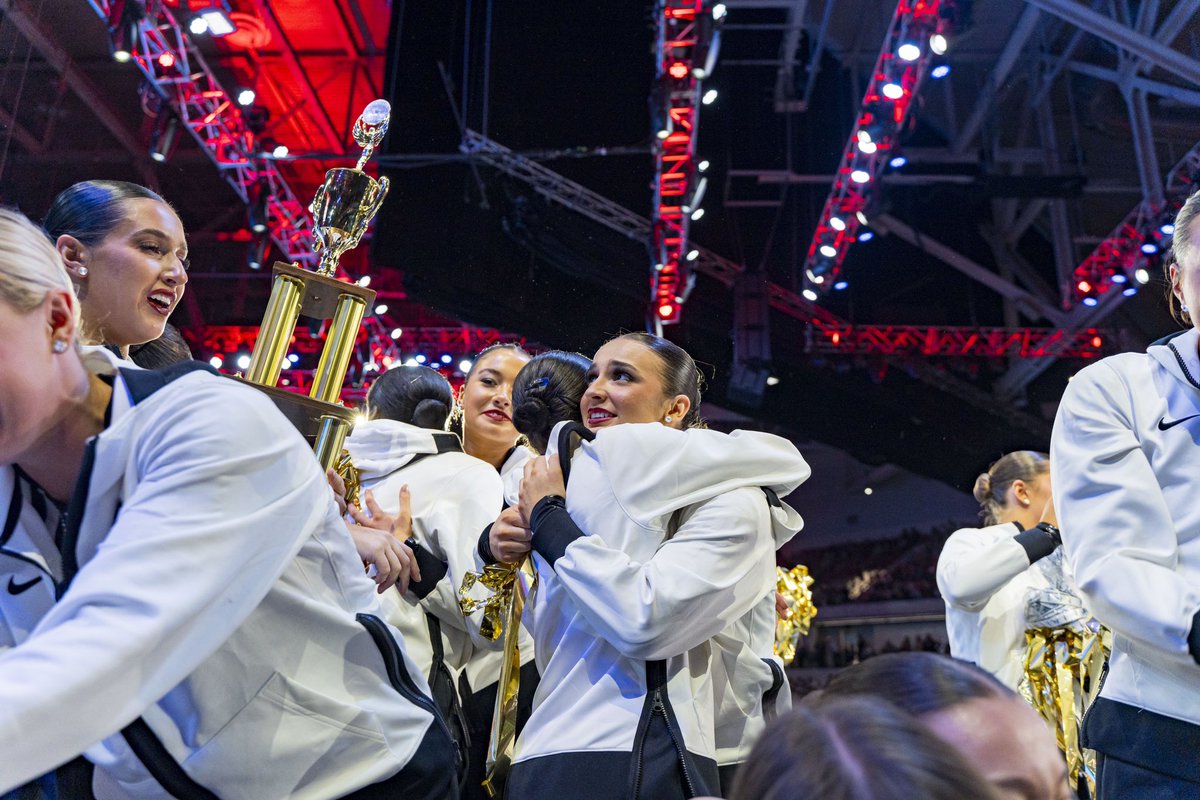 OhioStAthletics's tweet photo. DO YA LIKE JAZZ ⁉️

@OhioStateDT are your D1A Jazz NATIONAL CHAMPIONS ‼️🏆 https://t.co/y5WyAPdRxc
