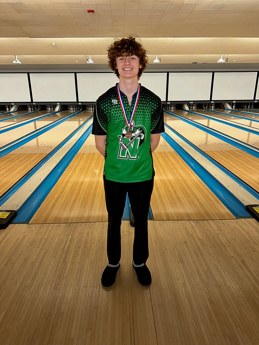 Special Congratulations to Josh Ware and Justin Roberts for making the Sectional Preview all tournament team. Josh got 1st place!, with a great 670 series (228,247,195).  Justin Roberts finished 5th overall with games of 210,225,212 for a 647 series.  Congratulations guys!