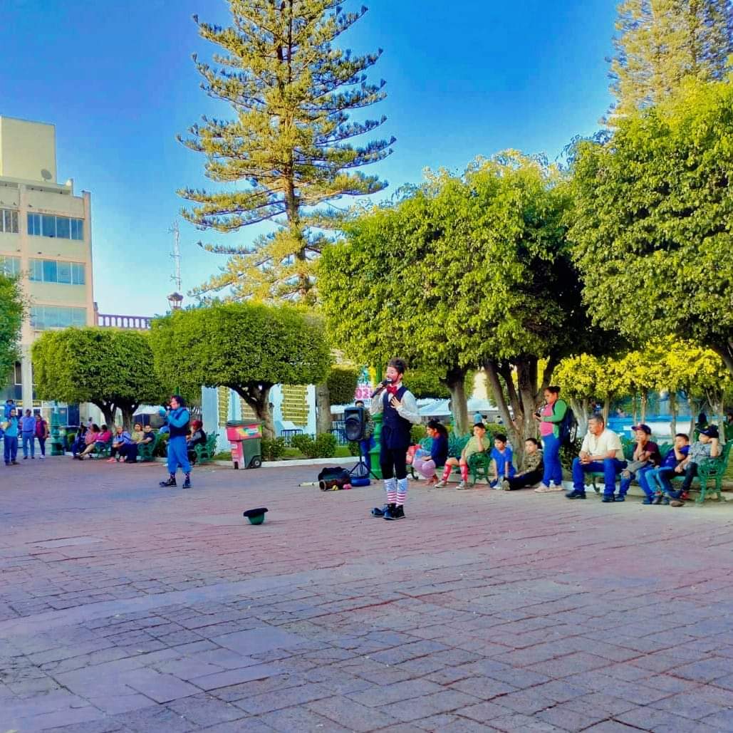 AnteBrandon's tweet photo. ¡Recordar es volver a vivir! 🥹🫀
Disfrutando de un buen domingo. 
#EsAhora #OrgullosamenteNayarita https://t.co/4NSU5BVGJB