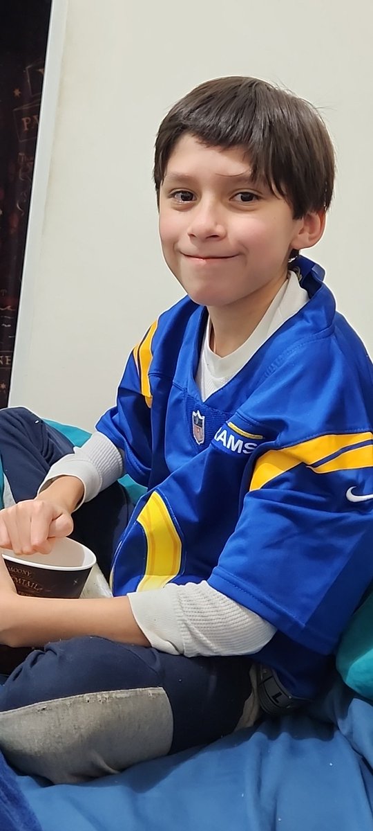alepanna's tweet photo. @MiCanal5 @nflmx Muy atento al partido, fan de @CooperKupp #TuPaseCompleto @RamsNFL https://t.co/Kg5NsREzSo