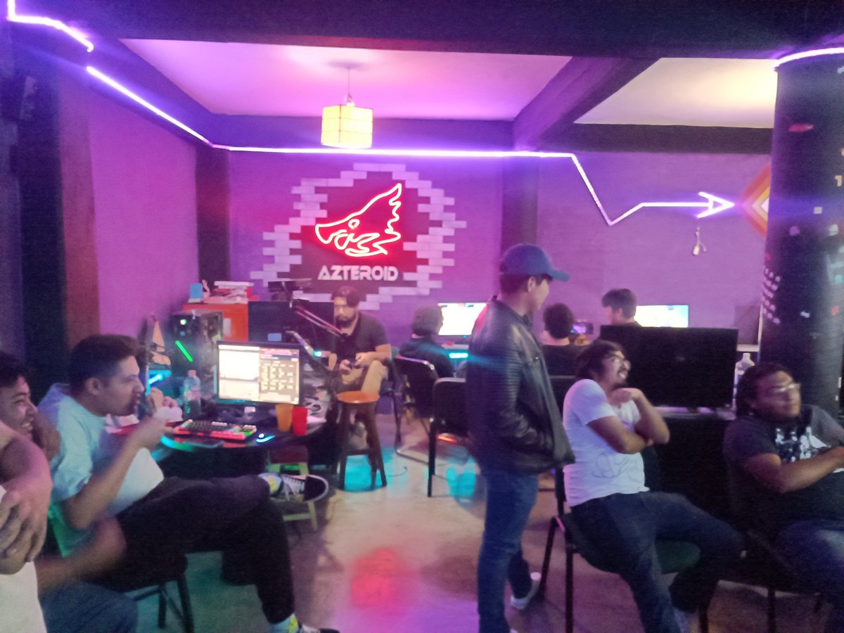 AzteroidGaming's tweet photo. Llegando a climax de esta tarde con grandes partidas y una comunidad com ansías de mejorar. https://t.co/6Btj67K43C