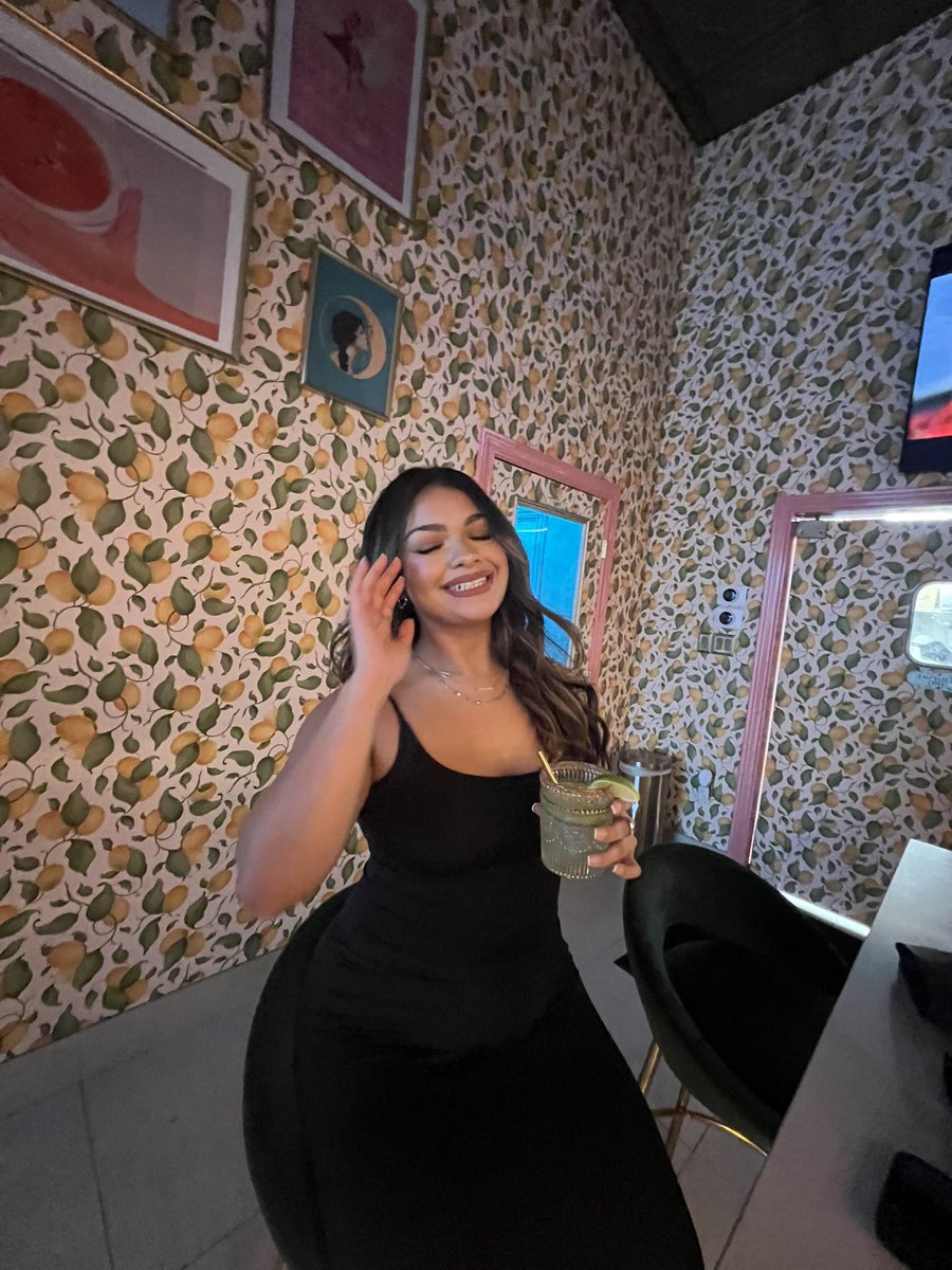 alizecaantu_'s tweet photo. Quick flicks from last night🖤 https://t.co/AxSmml3zuH