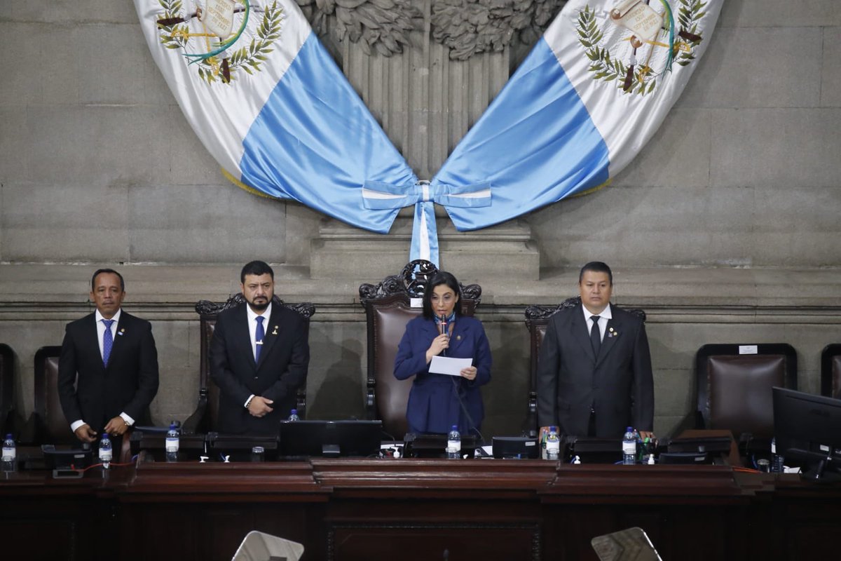 JJBarriosjj's tweet photo. Paso de ser sesión solemne o sesión insolente
#TomaDePosesión #TransicionDeMando #TransmisionDeMando https://t.co/G1FMq8YyPQ