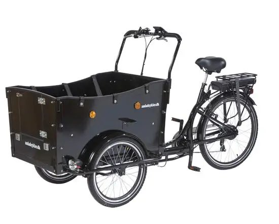 This is an AM Cargo from Denmark, can’t help but feel it’s better value than a Babboe Big because it has a larger battery for more range &amp; far better (hydraulic) brakes.