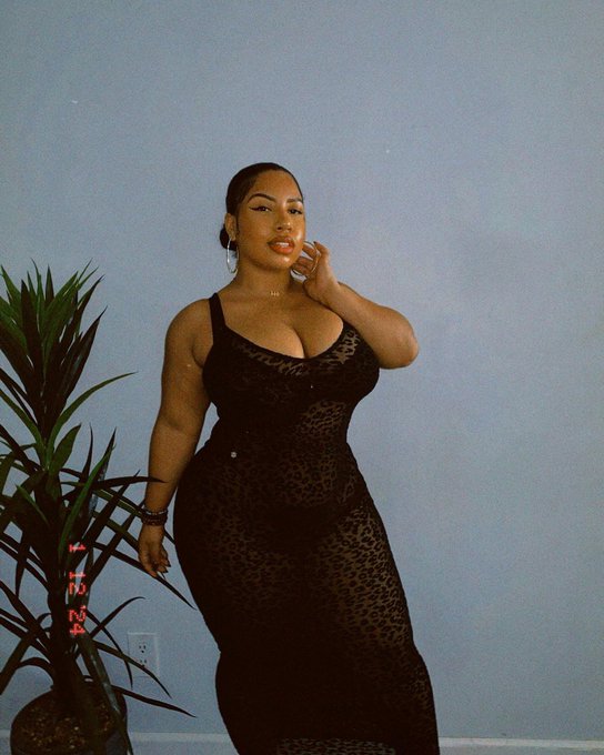 Good &amp; plenty for you.🖤💫 https://t.co/drg93gH6QQ