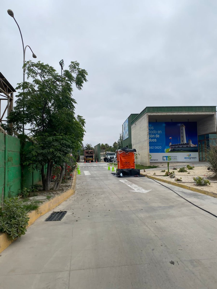 SeptimaCbls's tweet photo. El día de ayer la séptima compañía acudió a clave 10-5-4(llamado a materiales peligrosos en vehículo de carga) 
En Parcelas Vega Sur/Florencio Sánchez. https://t.co/yZbsRKceSu