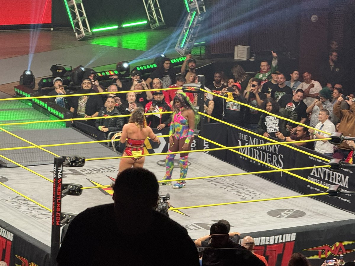 TNRevolver's tweet image. Gisele Shaw lays out Jordyn Grace and Trinity. Statement made. #SnakeEyes #IMPACTonAXSTV