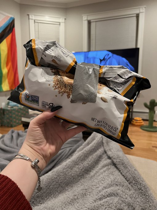 &ldquo;What&rsquo;s it like living with three cis men?&rdquo; Me: https://t.co/KKa1Poqjzs