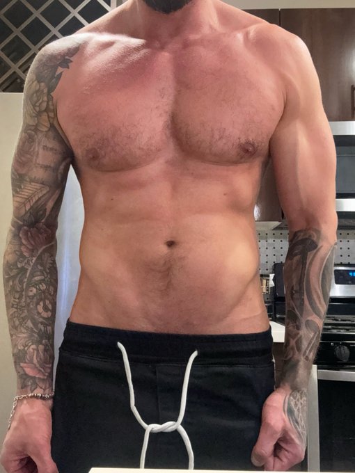Now I just need your 👅 and some whipped cream!! https://t.co/2HHex11F5d