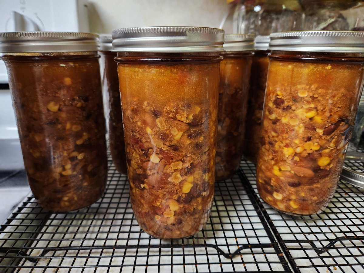 AngeredBeaver's tweet photo. Another #Canuary day....
Taco Soup 
7 - 20 oz jars of one of my favorite soups https://t.co/pbZKGxwlYa