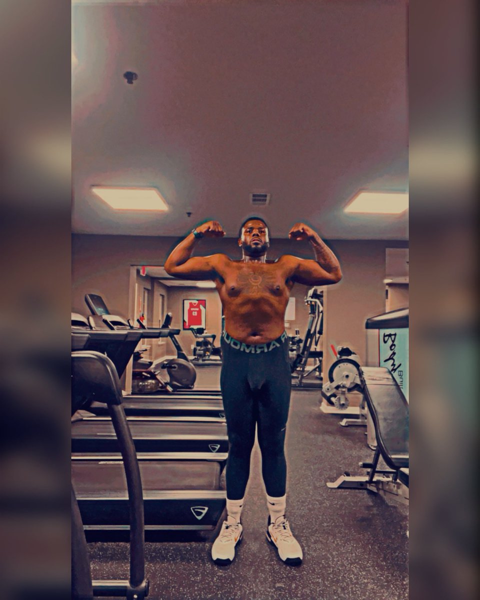 your_medicalguy's tweet photo. My after the gym picture⬆️🔥📌
IM LOVING ME📌🎯🦾💪🏾
#kingrodneystuff #fitness #Raw #Rawpic #Detox #GoalsToMeet https://t.co/zoI7SyA3fF