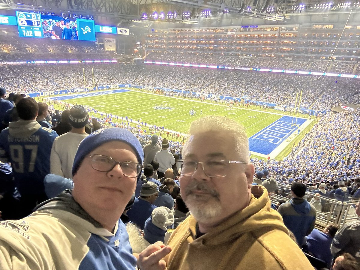 Jammmasta's tweet photo. Go Lions!

#OnePride https://t.co/c6yGVDSk9k