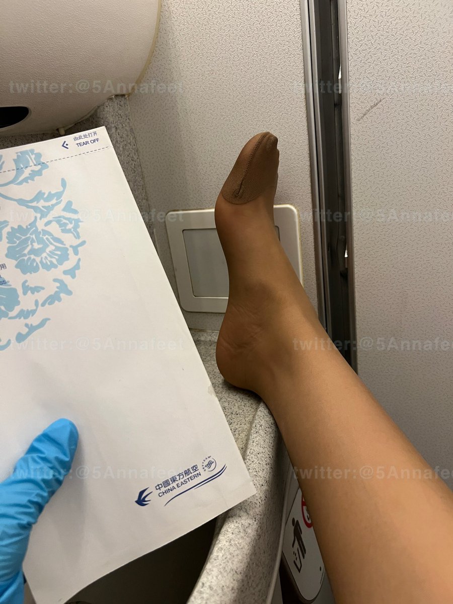 Guess what my feet smell like after a day flight. Do you like it? #stewardessstockings #originalstockings #footfetish #likefeet #femalebeautifulfeet