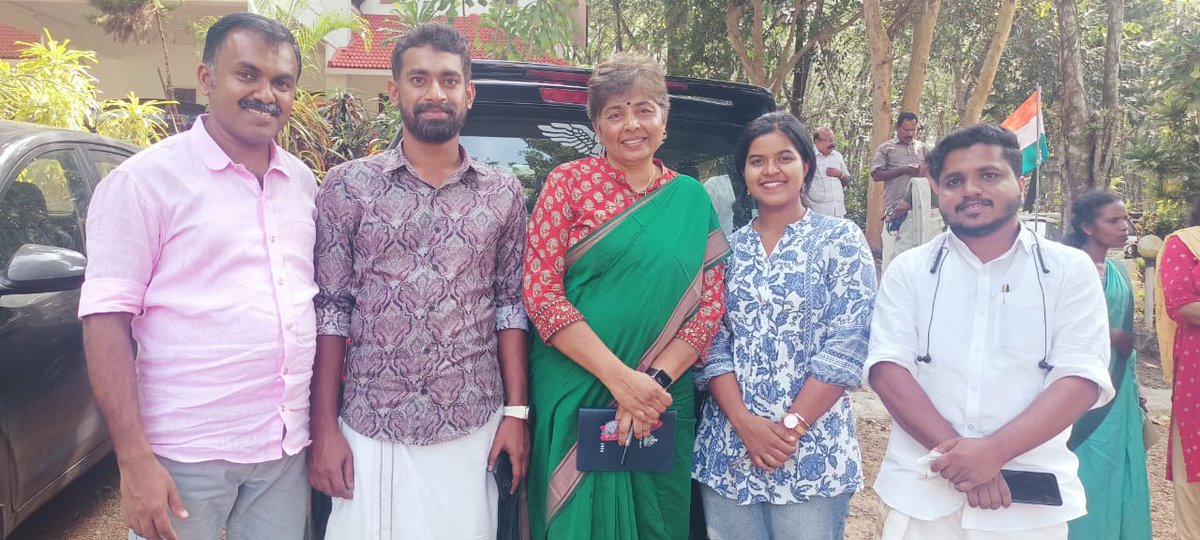 KavithaReddyKR's tweet photo. It was indeed a privilege to address party workers in Kerala at the training program at #Bodhigram , truly inspiring work by #JSAdoor and Gandhi Darshanvedi #KPGD
#KavithaReddyKR #WomenInPolitics https://t.co/8vH5YKSZuK