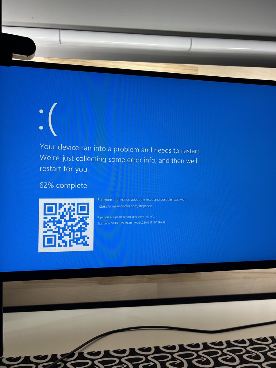 FUCKING 21 HOURS IN AND BLUE SCREEN FOR THE 2nd TIME TODAY😭😭

We back live for the remainder of the time!! TAP IN!!!

Kick.com/SmirkMusic