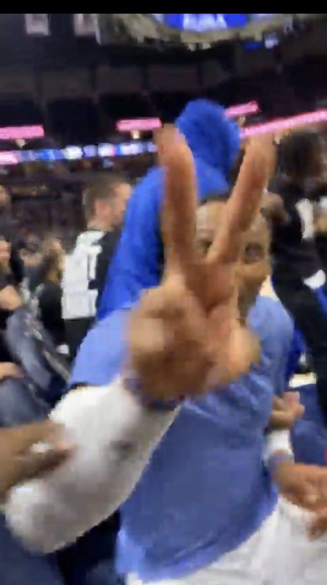 ShahbazMKhan's tweet photo. how many clutch free throws in a row did Rudy hit?? https://t.co/izay1xxtGL
