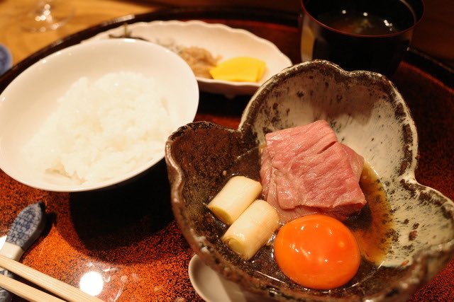 hatsu823's tweet photo. 日本人で良かった…！絶品の炊き立て土鍋ごはんを食べるならココ🍚

①恵比寿 米ル
看板のない隠れ家和食店で厳選したお米と天然水で炊く土鍋ごはんを
②よし澤 六本木
銀座の名店の味をランチならリーズナブルに味わえる
③銀座 しもじ
1日4組限定の完全個室。しっぽりと極上の和食を堪能
④おみ乃 神谷町
焼鳥の名店で味わう〆の炊き立て土鍋ご飯
⑤AKOMEYA食堂 渋谷
お米から炊き方までこだわったごはんが愉しめる
⑥人形町 川田
4種類の〆に驚き！旬の食材をシンプルに味わう名店
⑦良理 大森
日本酒ペアリングとビジュアルも美しい和食コース
⑧割烹 士成 西麻布
上質な和空間で味わう美しい割烹料理
⑨小熊 銀座
伝統的な日本料理の可能性を追い求めるこだわりの料理人
⑩割烹 佐乃家 神泉
渋谷の喧騒を抜けた神泉に佇む、隠れ家日本料理店