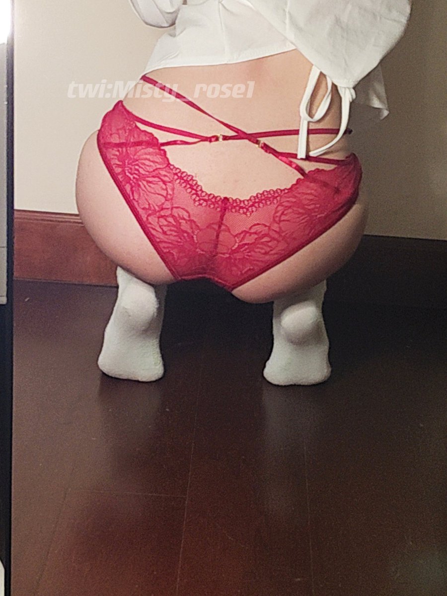Misty_rose1's tweet photo. 新年红内裤～（门哥定制）

@dianchenb @dianhuji https://t.co/y3cl9D6wUZ