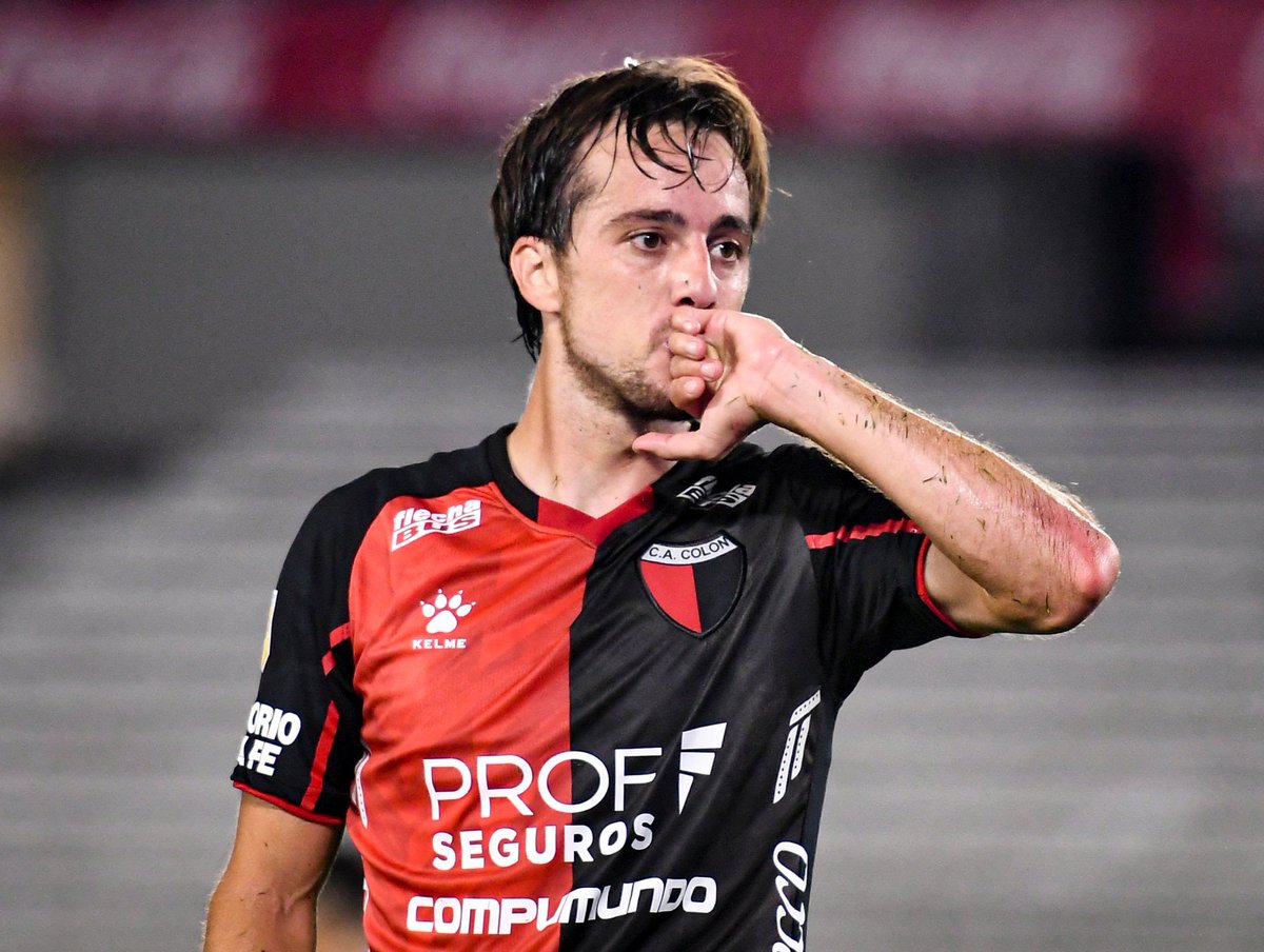 Colón anunció la vuelta de Cristian Bernardi.
⭐️Será el segundo ciclo del máximo goleador de la historia internacional de Colón.
⭐️Será el séptimo año del autor del segundo tanto en la final que le dió la primer estrella al sabalero.
⭐️Llegará a los 200 partidos en el ascenso.