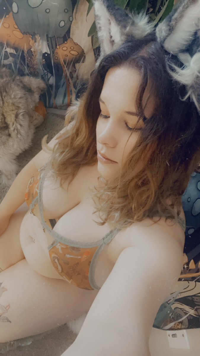 Who wants to sub to my telegram channel? <3 for irl content 🥰💦
Monthly sub of $15 monthly till I start up my OF! 
Dm me!!