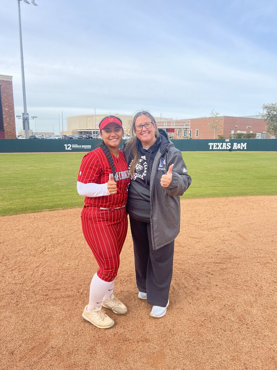 @AggieSoftball , thank you for the amazing experience! Thank you coaches @Trisha_Ford @jeffharger @RussHeffley & the athletes at Texas A&M for hosting a great camp. I absolutely enjoyed myself this past weekend in College Station, Texas! Gig'em Aggies.