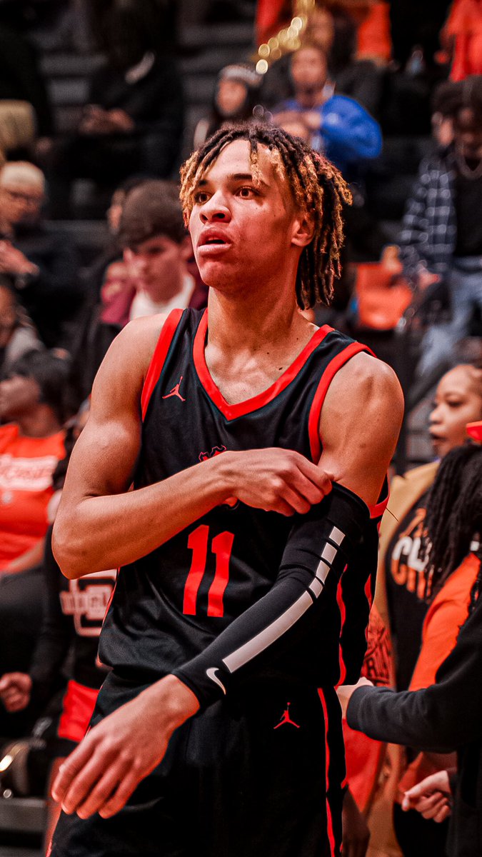 WorldOfHighlig3's tweet photo. Davon Scott is not someone to play with. Hit the game winner, He’s needs to be talked about more. @its_davon5 

Full Game: https://t.co/2wbsueWI5D https://t.co/JyzpU84OkI