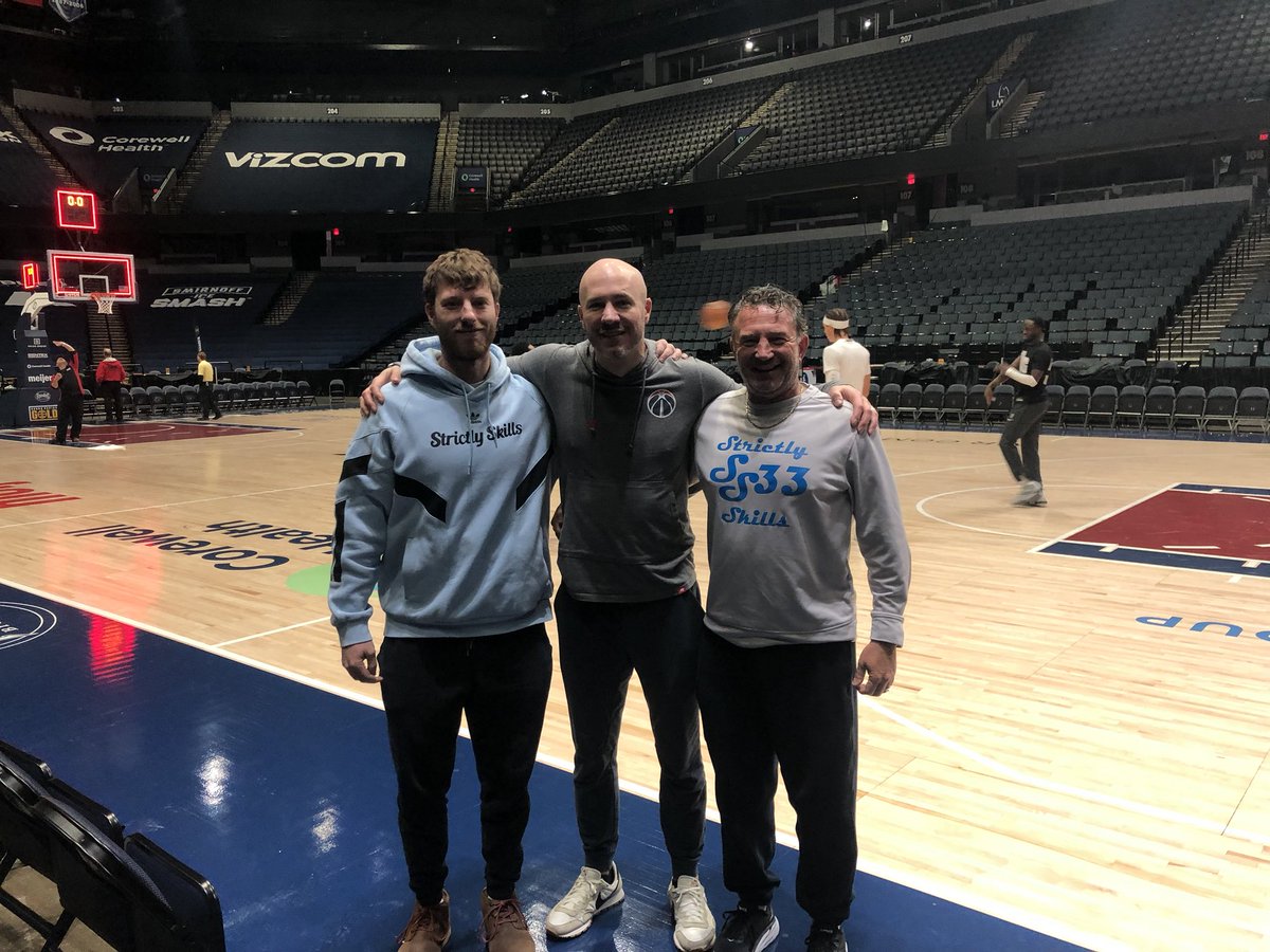 coacheubankss33's tweet photo. GR today to watch our good friend @Topp33
Head Coach of the G league Capital City Go Go @strictly_skills
@CapitalCityGoGo
@tannereubank #nbaguy https://t.co/9lJyfQOWtK
