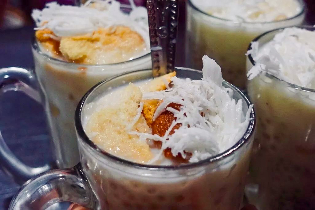 Kunminginfohub's tweet image. Tickle your taste buds in Dehong, where every dish tells a story. From tangy to tantalizing, your foodie checklist isn't complete without these local treats. 🗺️✅ #EatLocal #DehongTastes #YummyYunnan
