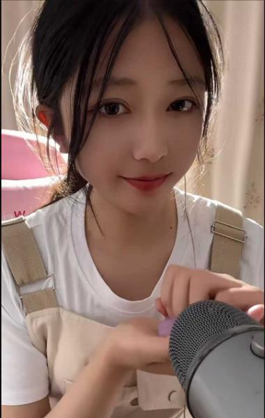 Alger430454's tweet photo. 来自瓜友分享文件：贵在真实！大神下药迷晕高颜值00后空姐 带到酒店扒光衣服 叉开双腿露出任意玩弄！重口慎入??https://t.co/zZZVBQfJsB https://t.co/kGT7EYWWyk