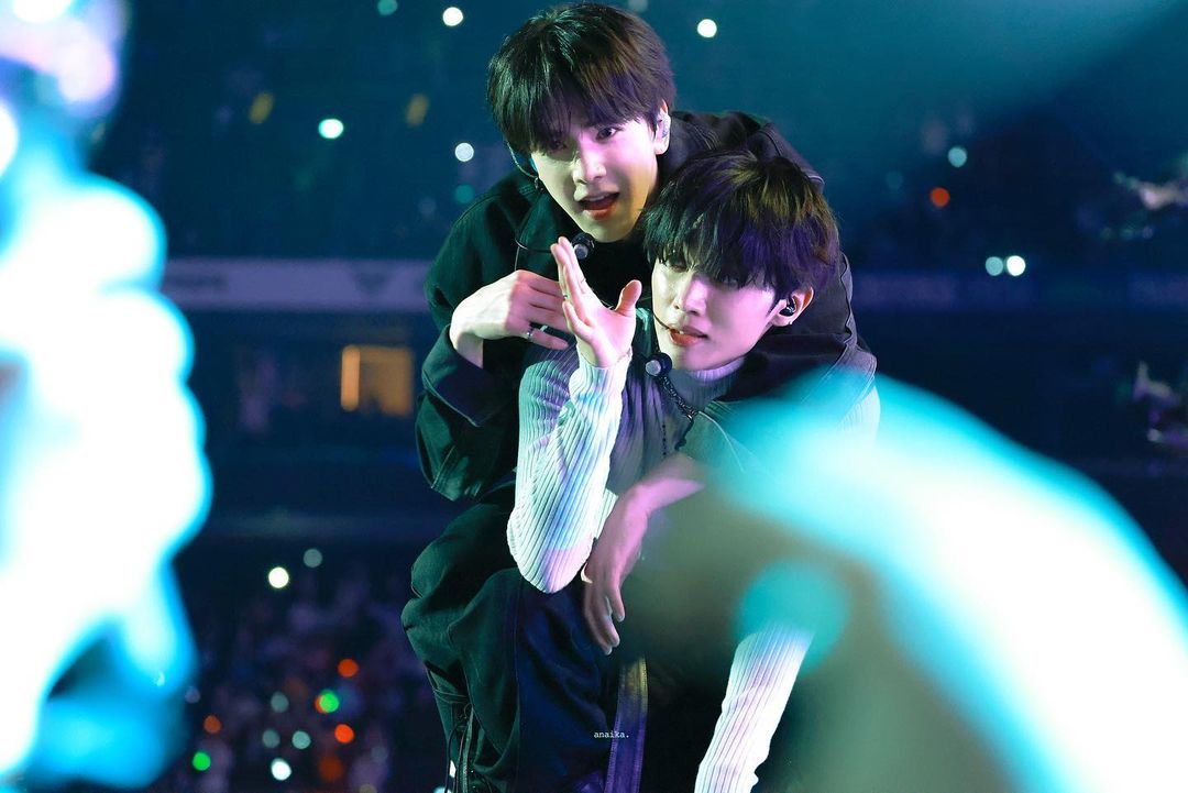 이런 끝내주는 게이 사진이 있음을 아무도 알려주지 않은 것에 배신감을 느끼고 있다구요 #썬빵