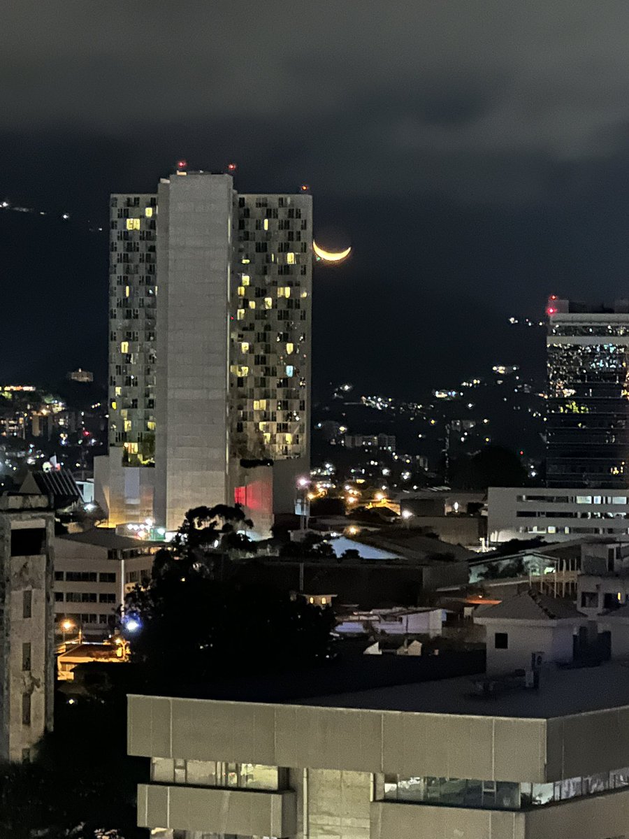 W_Serrano_Baby's tweet photo. Luna josefina 🌒 https://t.co/x3FN31OXyq