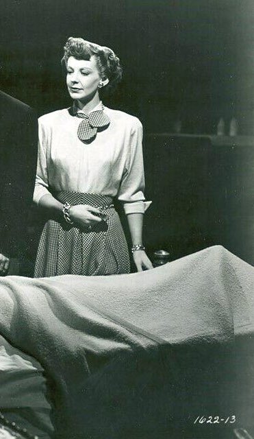 analgesicsleep's tweet photo. And, of course, our #BNoirDetour leading ladies are Marilyn Maxwell, Signe Hasso and Dorothy Hart
#OutsideTheWall #MarilynMaxwell #SigneHasso #DorothyHart #FilmNoir https://t.co/pp4LzSU6dR